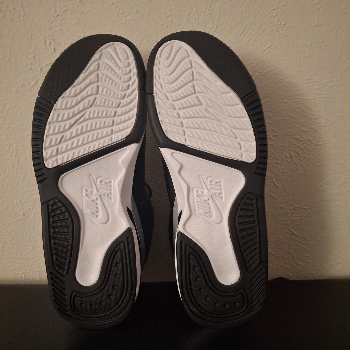 JORDAN MAX AURA 5- Size 12