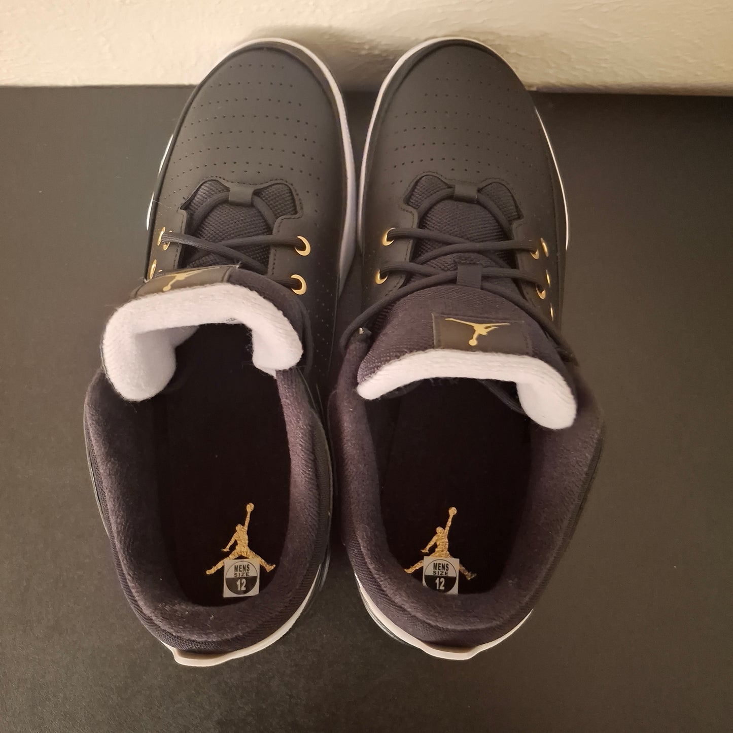 JORDAN MAX AURA 5- Size 12