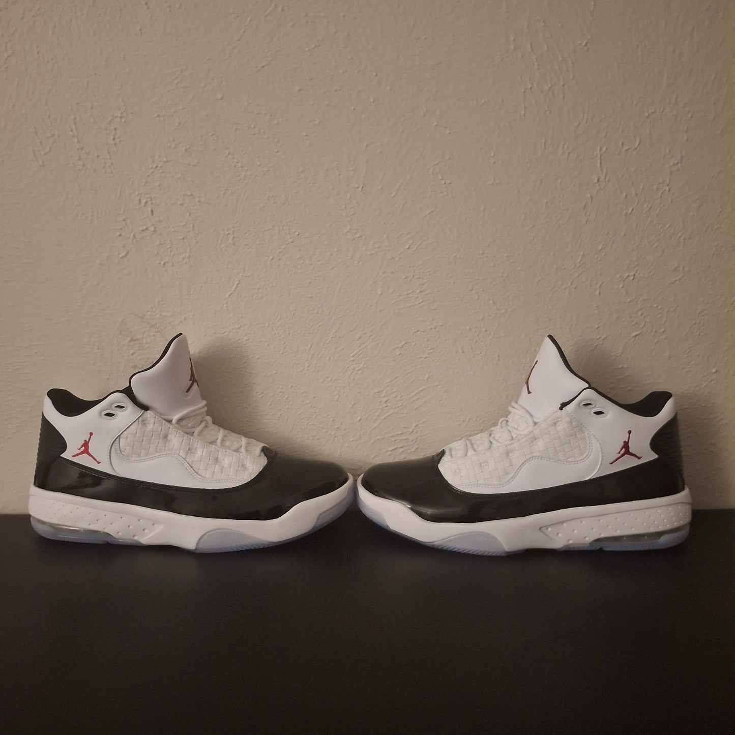 Size 11 - Jordan Max Aura 2 White Gym Red