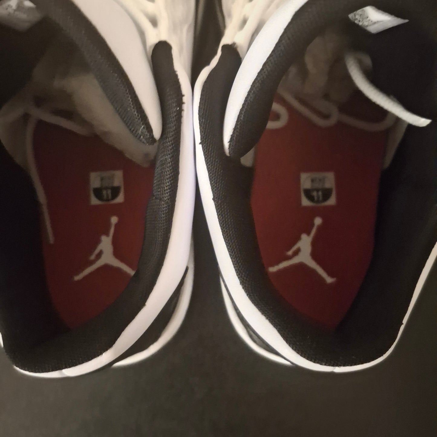 Size 11 - Jordan Max Aura 2 White Gym Red